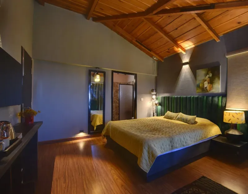 Luxe 4BHK Himalayan Range View - Madalsa Home